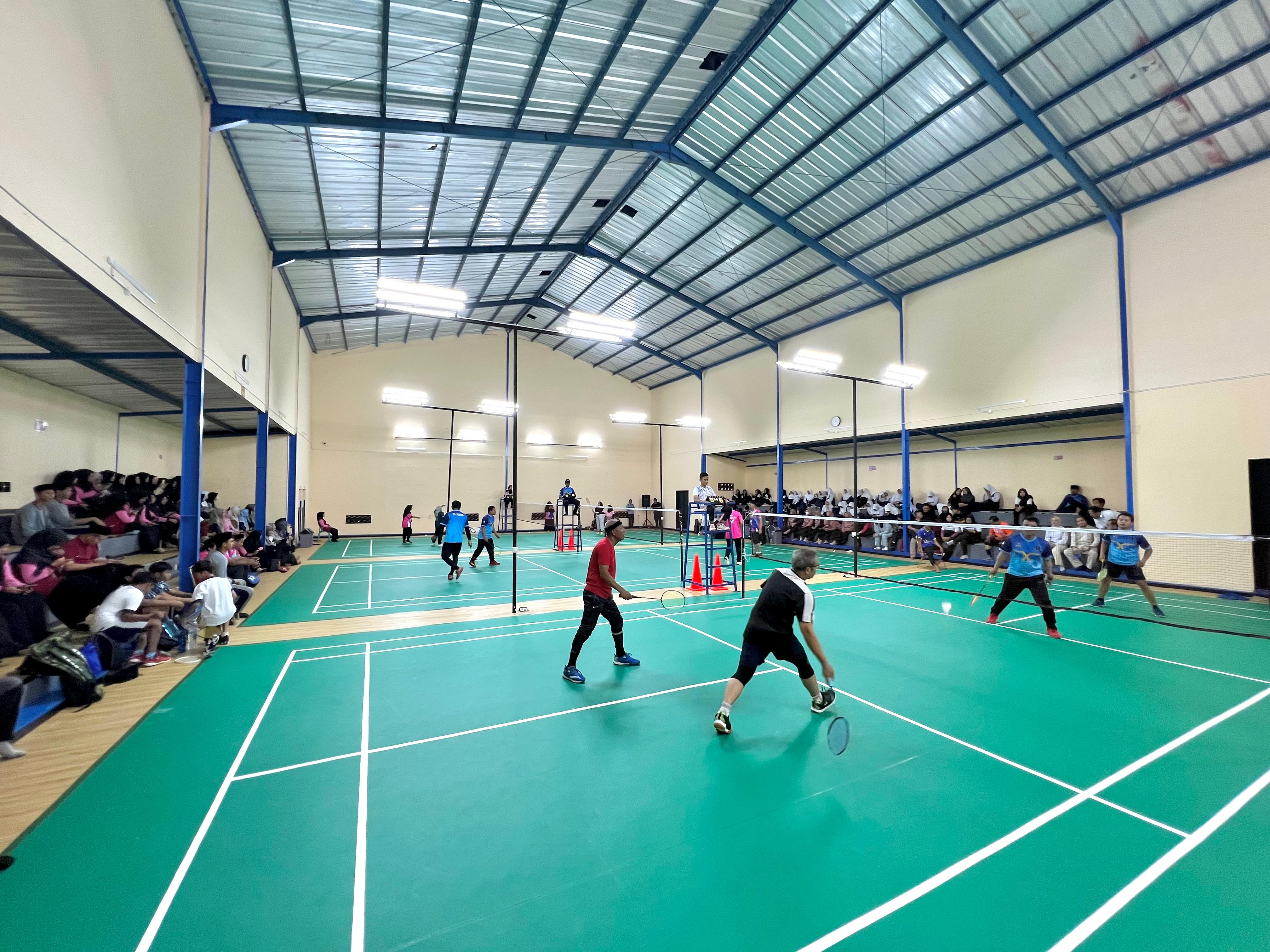 HALL ASRI BADMINTON SIT AL-MADINAH