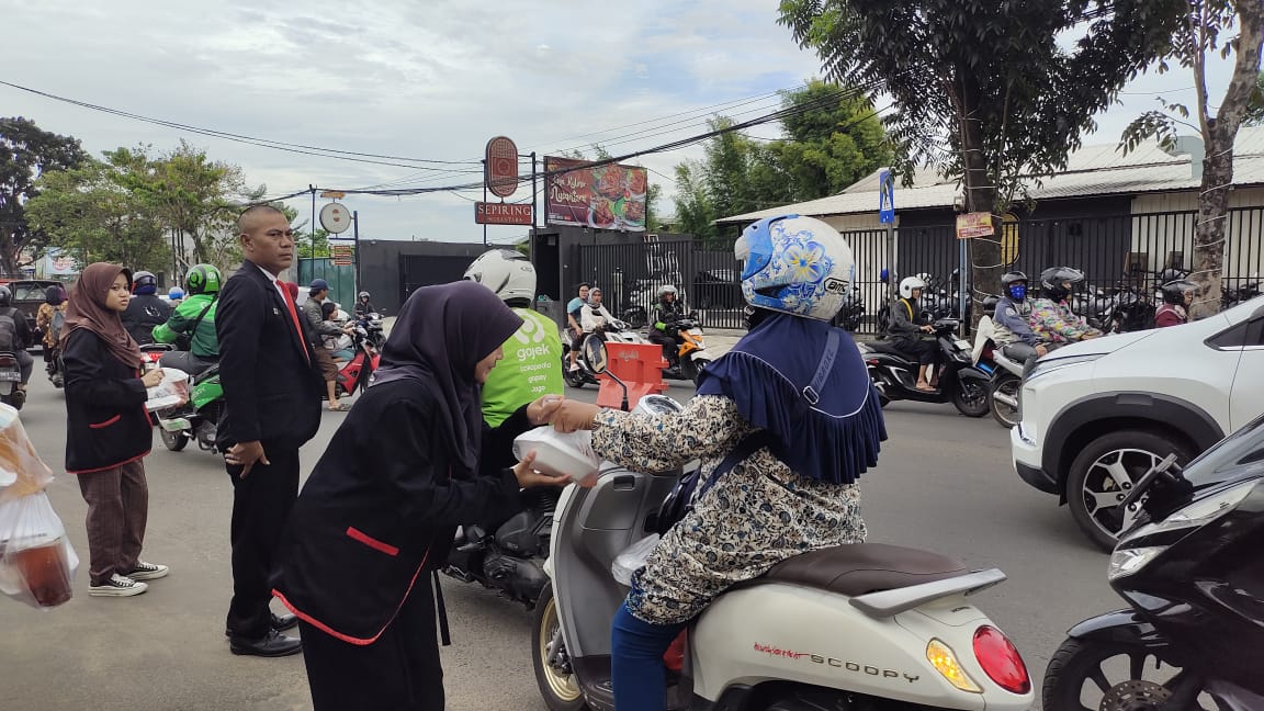 Takjil On The Road