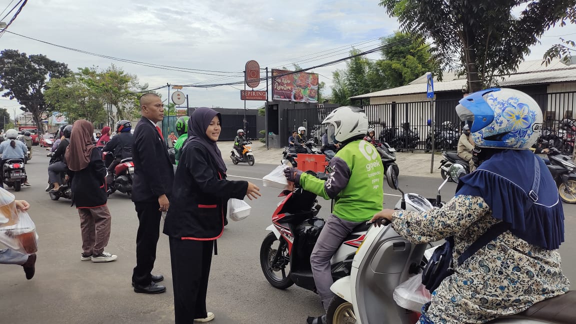 Takjil On The Road