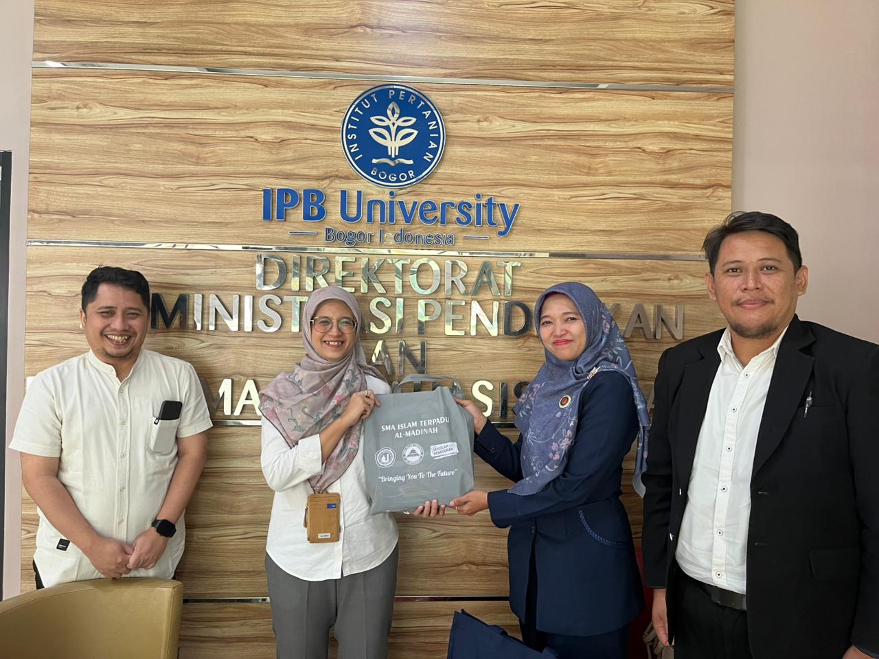 Institut Pertanian Bogor (IPB)