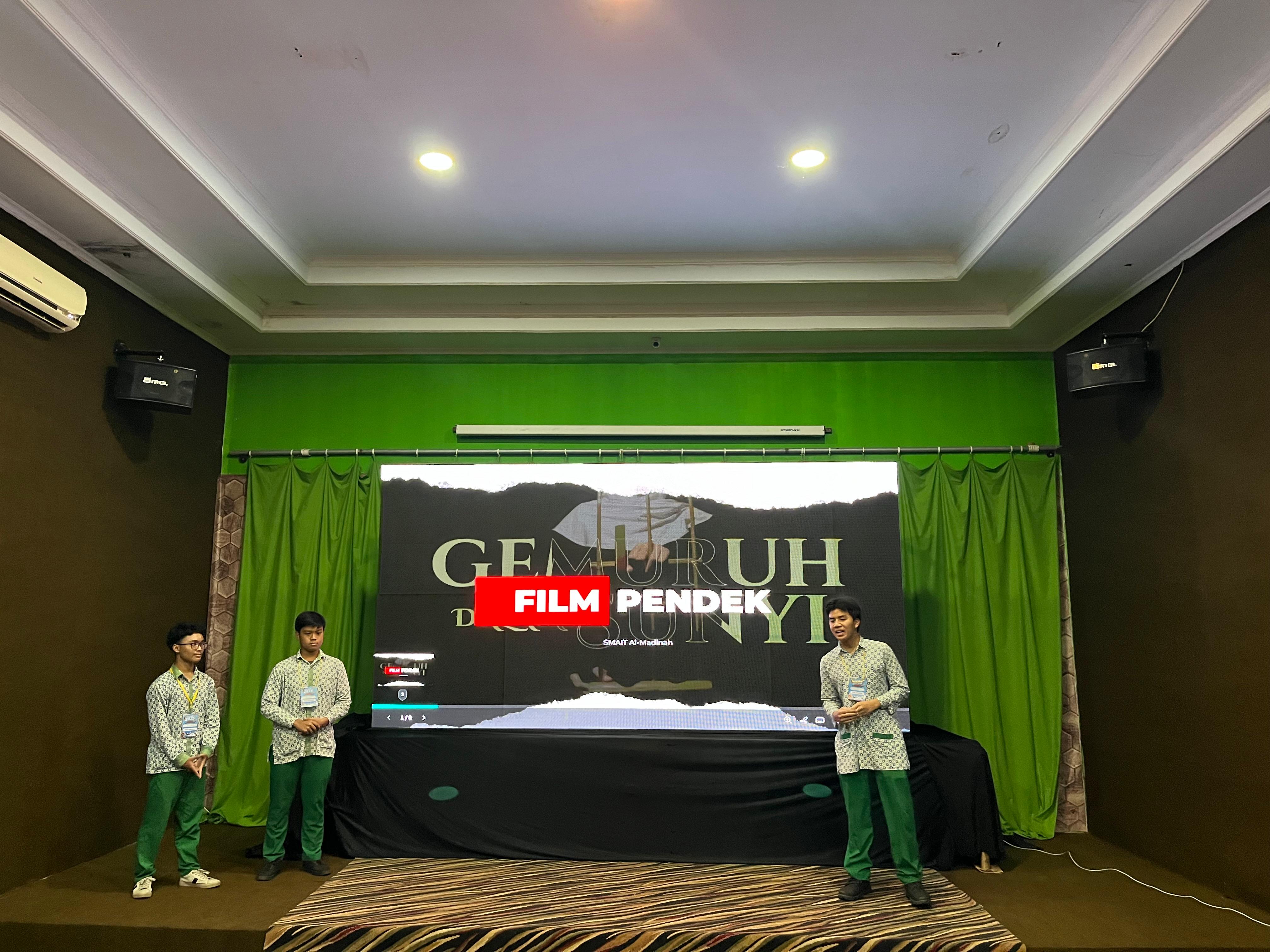 Program Pembelajaran Setengah Hari Essensial Plus
