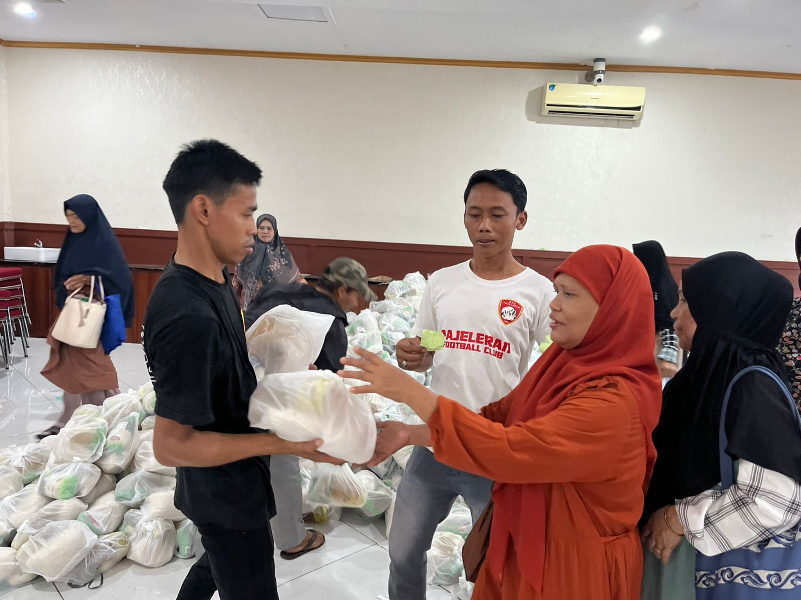 Pengajian Dan Santunan Rutin Kepada 3800 dhua'fa
