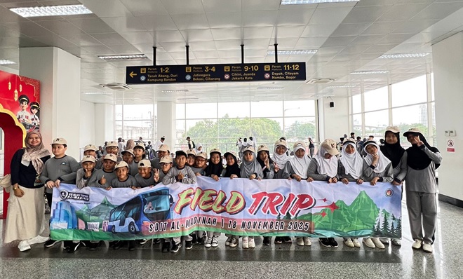 Naik Kereta Bandara, Yuk! Field Trip Seru Kelas 4 dan 5 SDIT Al-Madinah