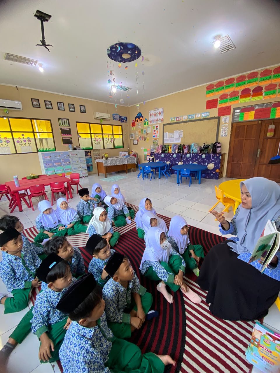 Membangun Imajinasi dan Kecintaan anak pada Buku Cerita