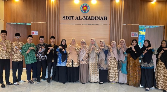 Pentingnya kompetensi Guru Al – Qur’an Metode Tilawati  di SDIT Al – Madinah