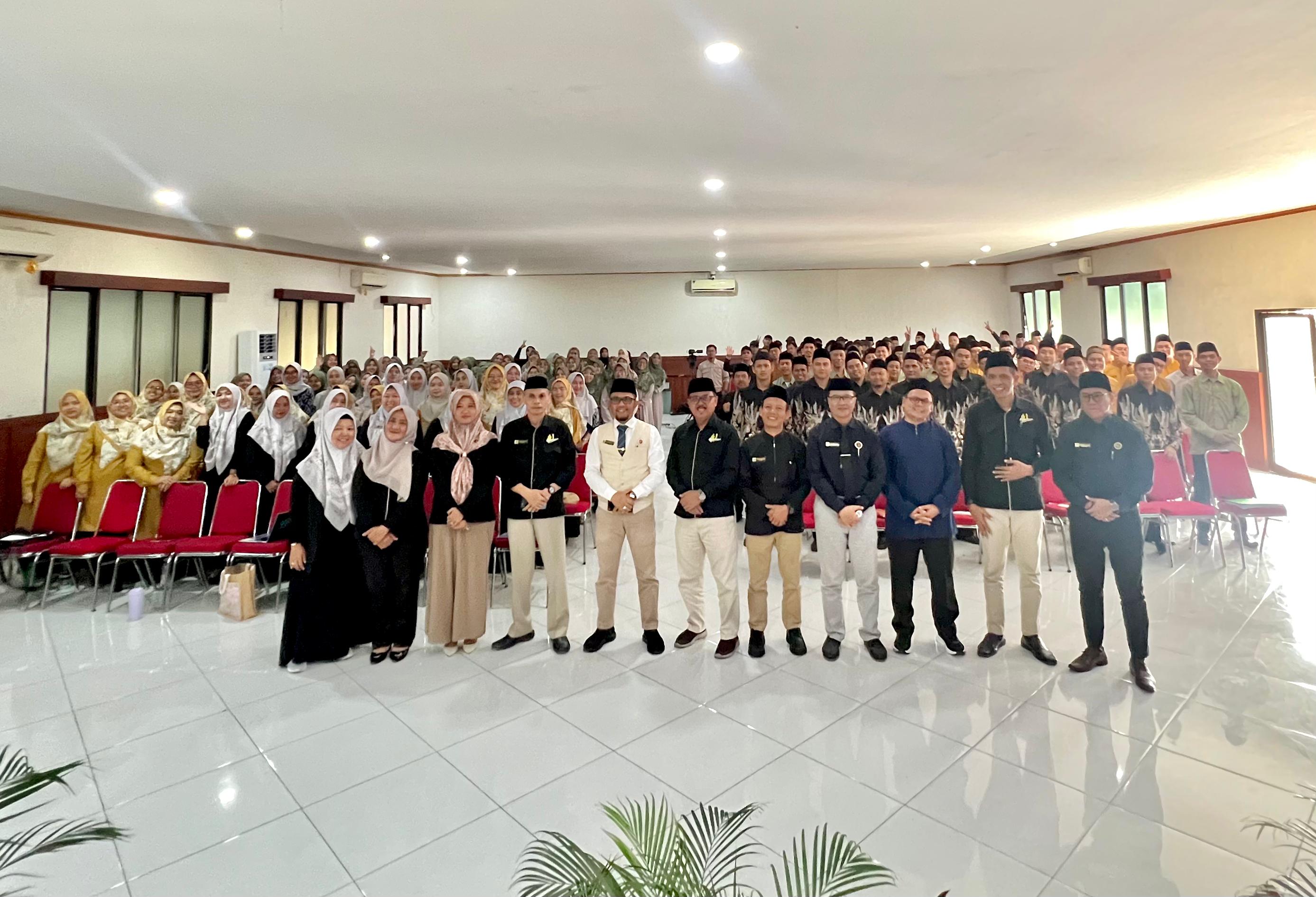 Penutupan Rapat Kerja SIT Al-Madinah 2025