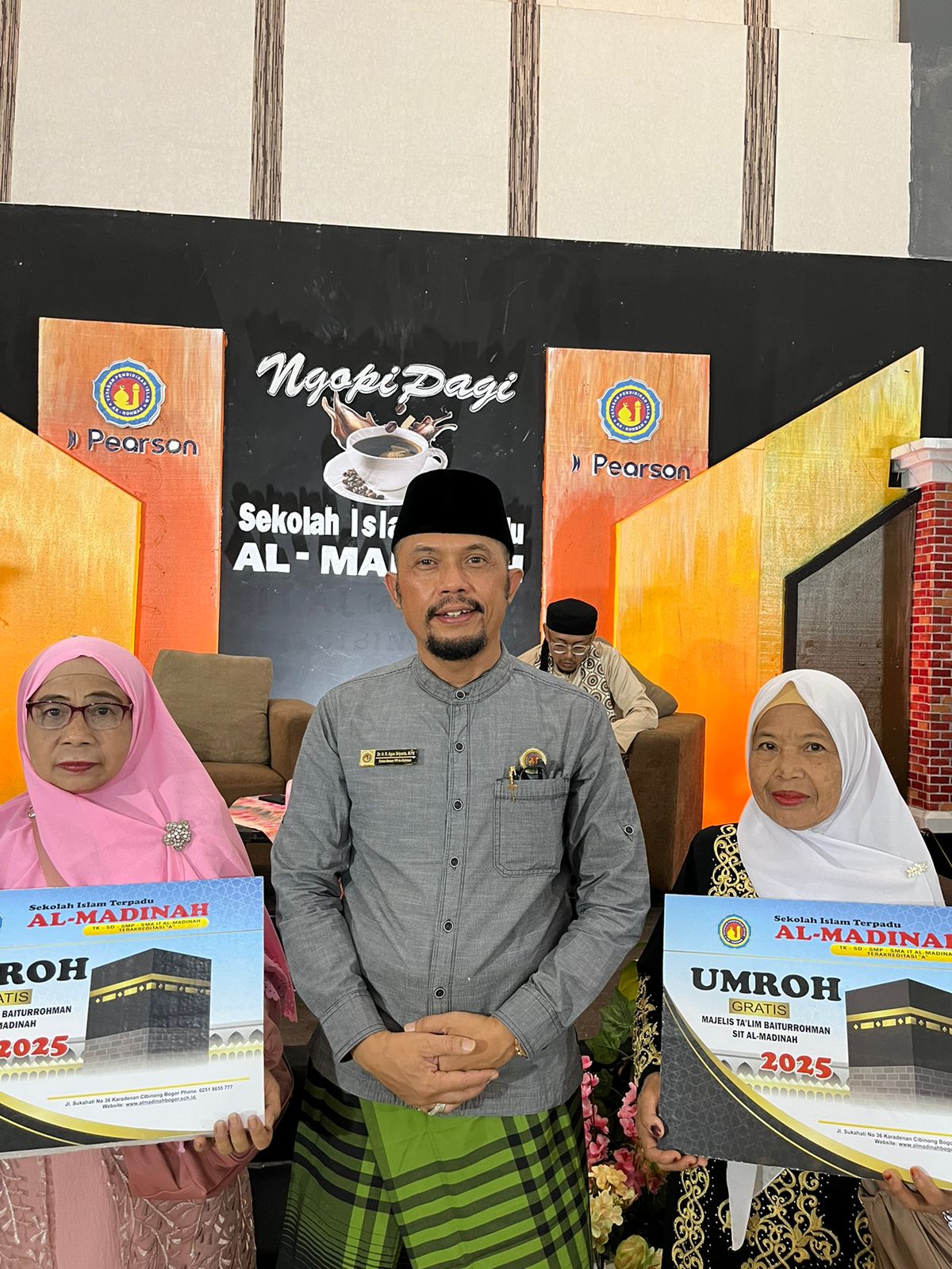 Pengajian Bulanan Dan Pembagian Hadiah Umroh Gratis