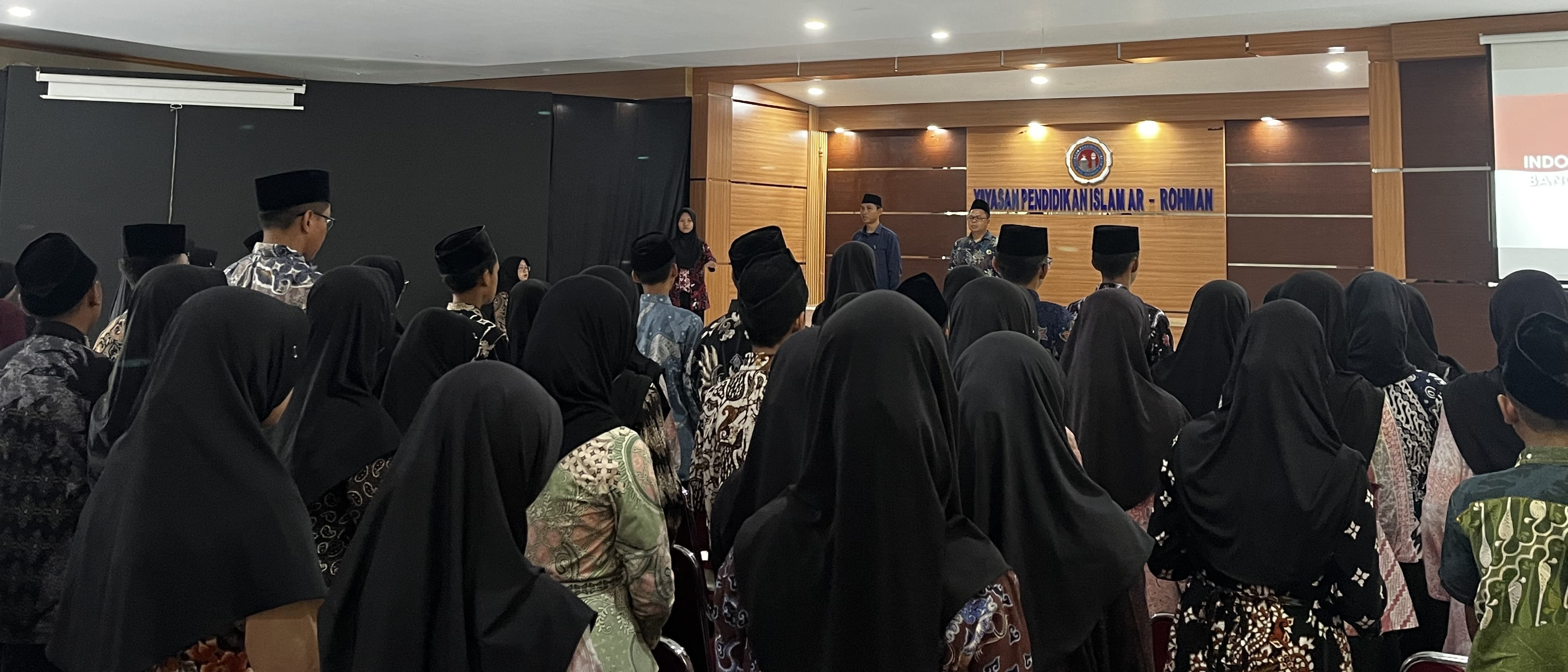 Rapat kerja OSIS dan MPK SMP IT Al-Madinah