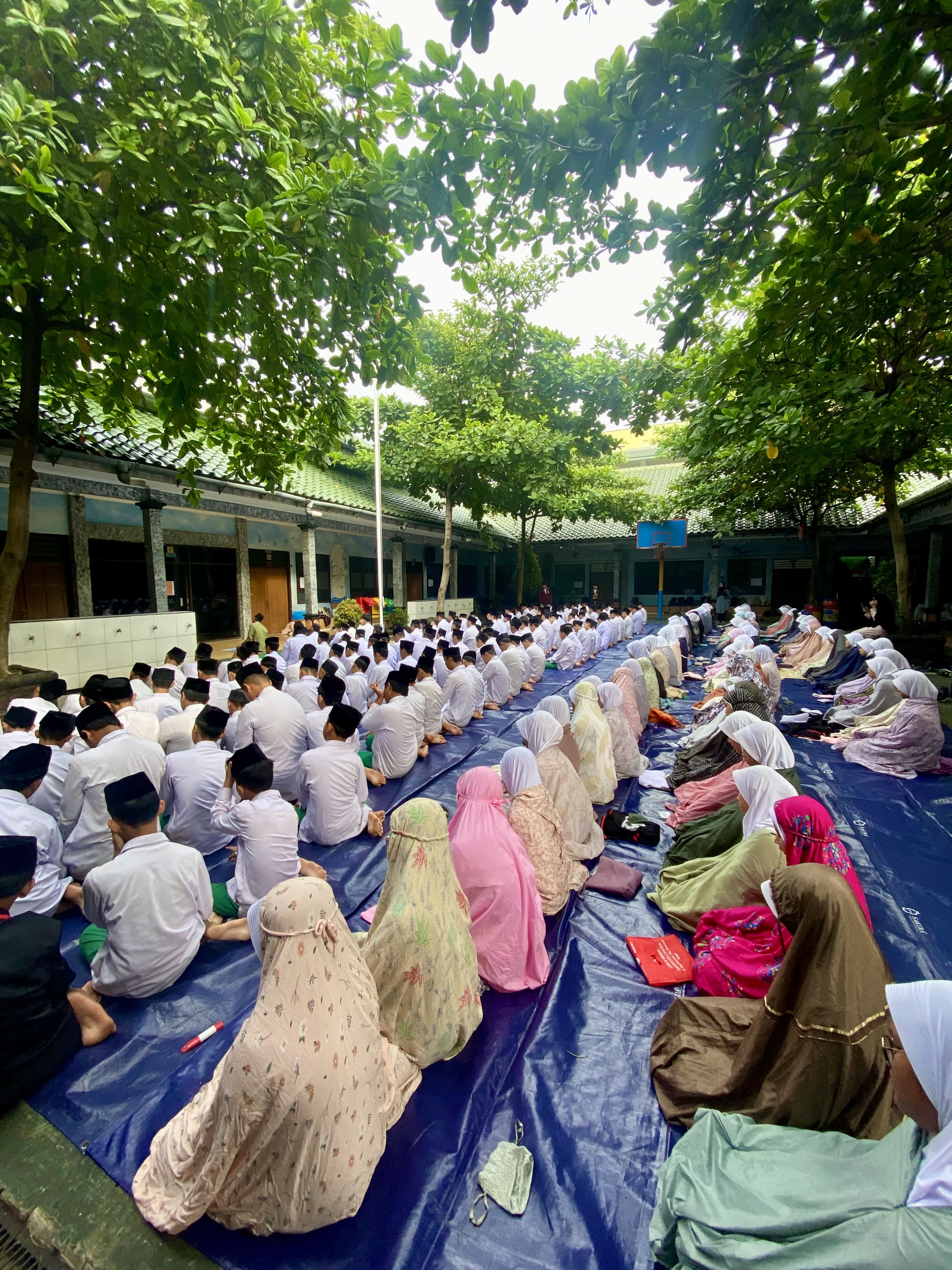 Membangun Karakter di Sekolah dengan Shalat Duha dan Zikir