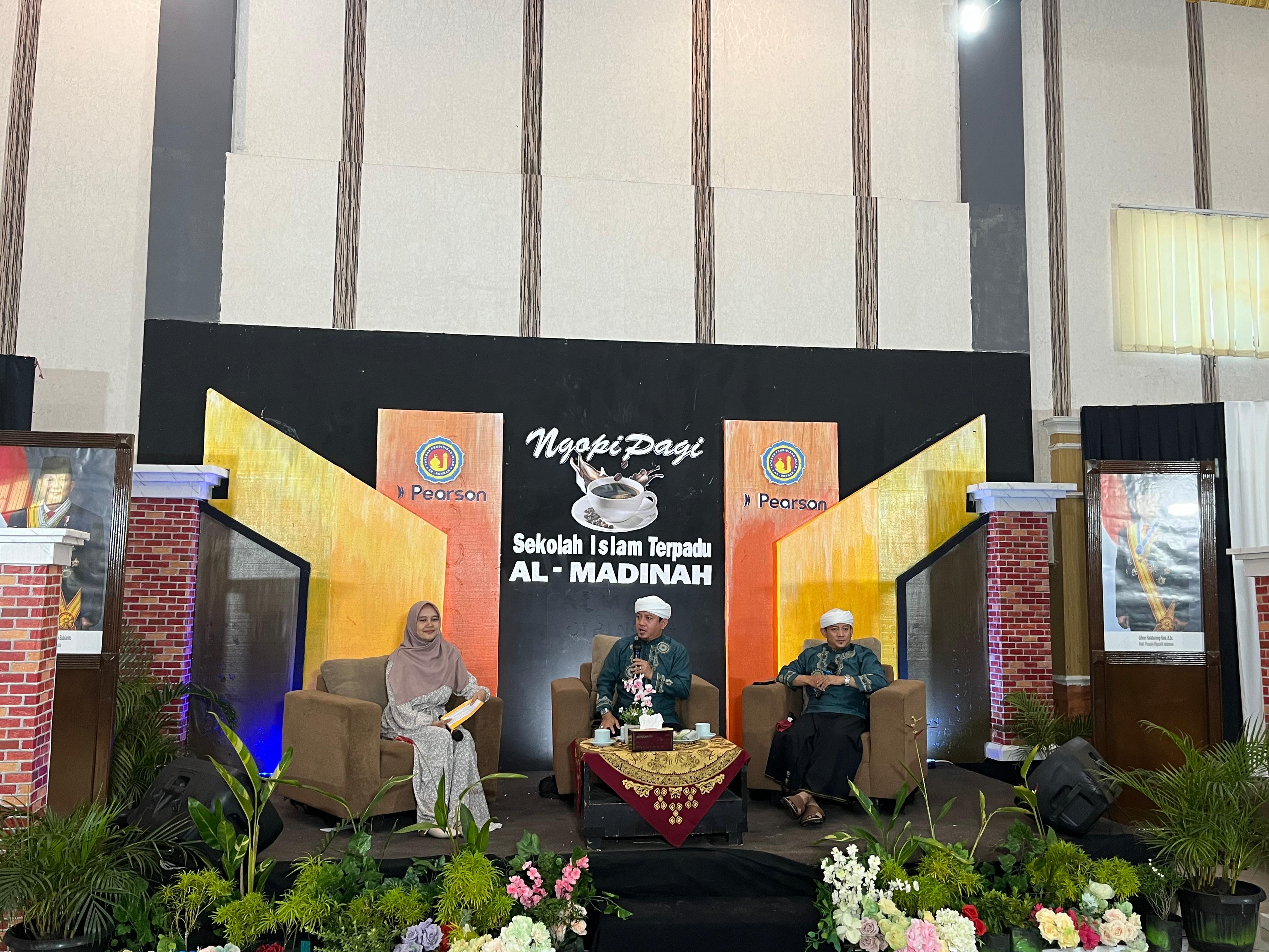 Pengajian Bulanan SIT Al-Madinah :“Membentuk Kaarakter Mulia Antara Ucapan Dan Perbuatan”.