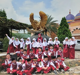 Mewujudkan Generasi Cerdas, Berakhlak Mulia, dan Berprestasi