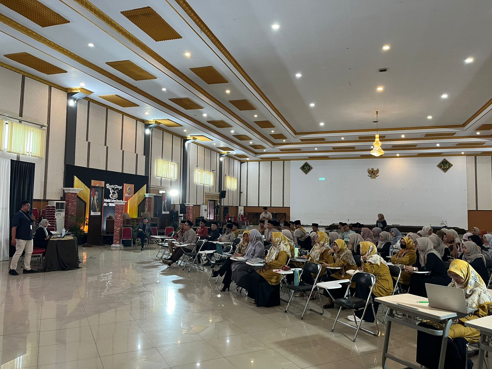 Workshop Research Based Learning (Pengenalan Einsten Sciences Project Bersama Airlangga)