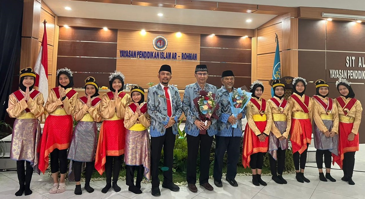 Seni Tari SMP IT Al-Madinah Primadona lewat Panggung Bergensi