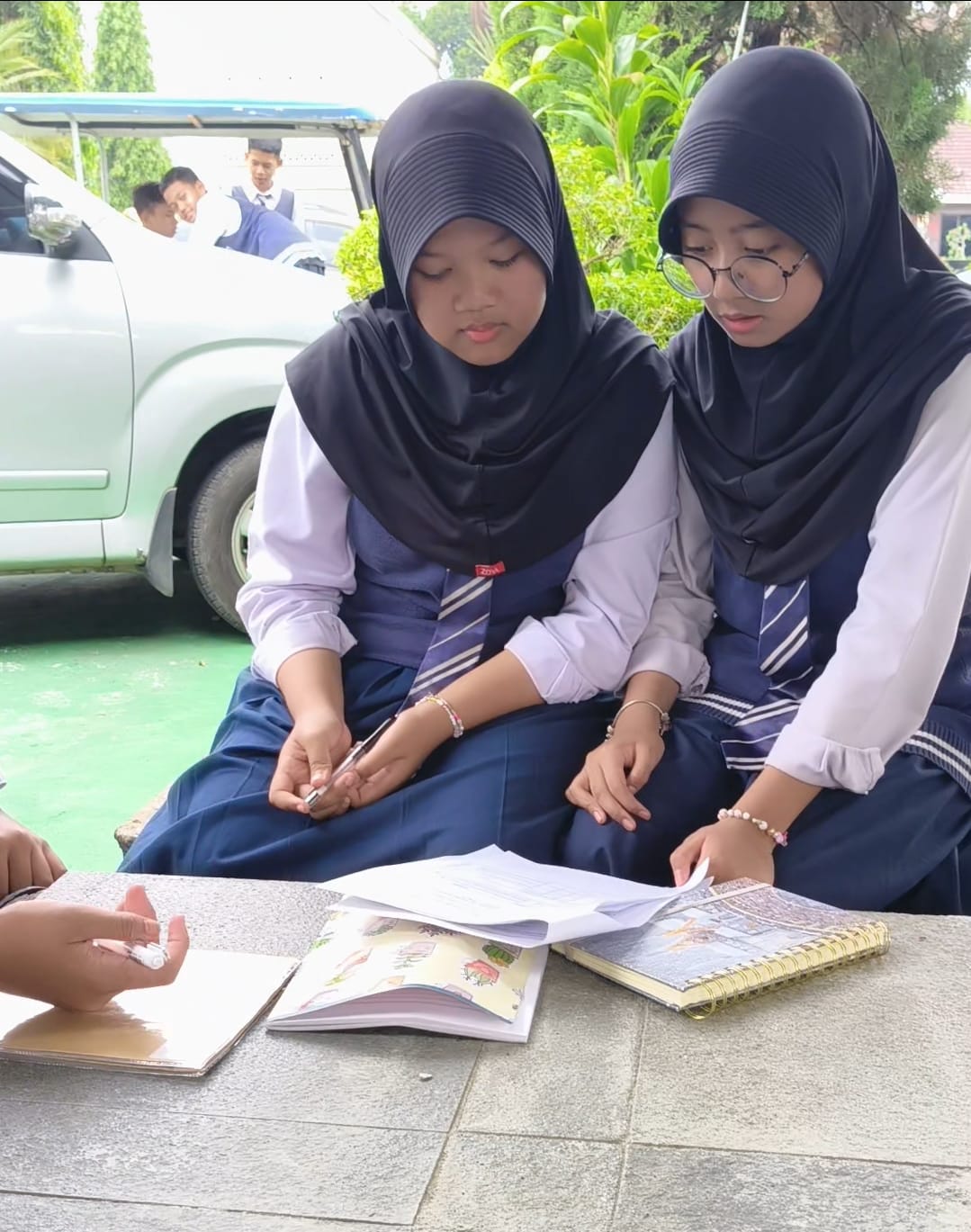 Artikel Survey Lingkungan di SMP IT Al-Madinah