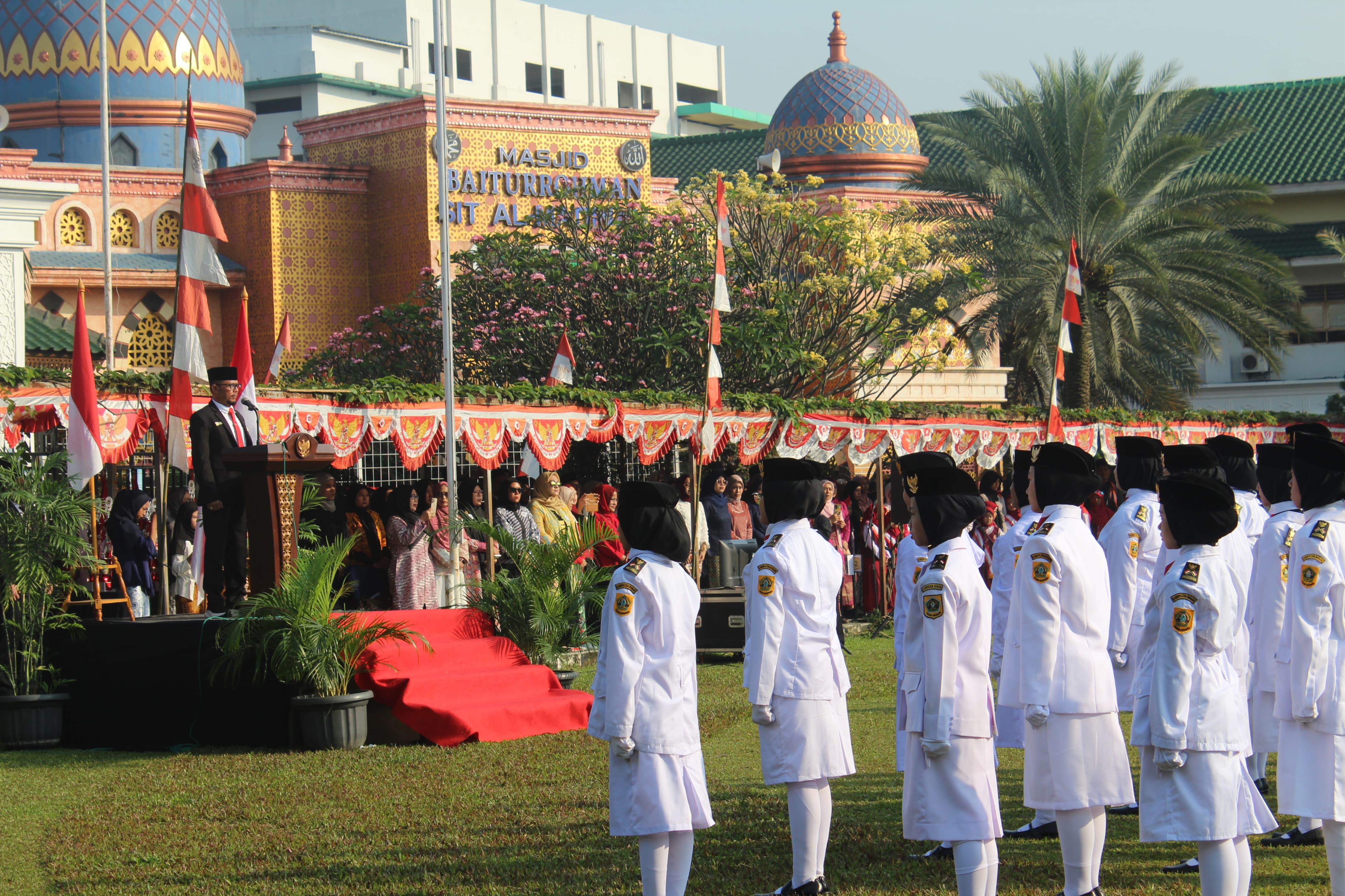 Upacara Memperingati Hari Ulang Tahun Kemerdekaan Republik Indonesia yang ke-80 Di SIT Al-Madinah