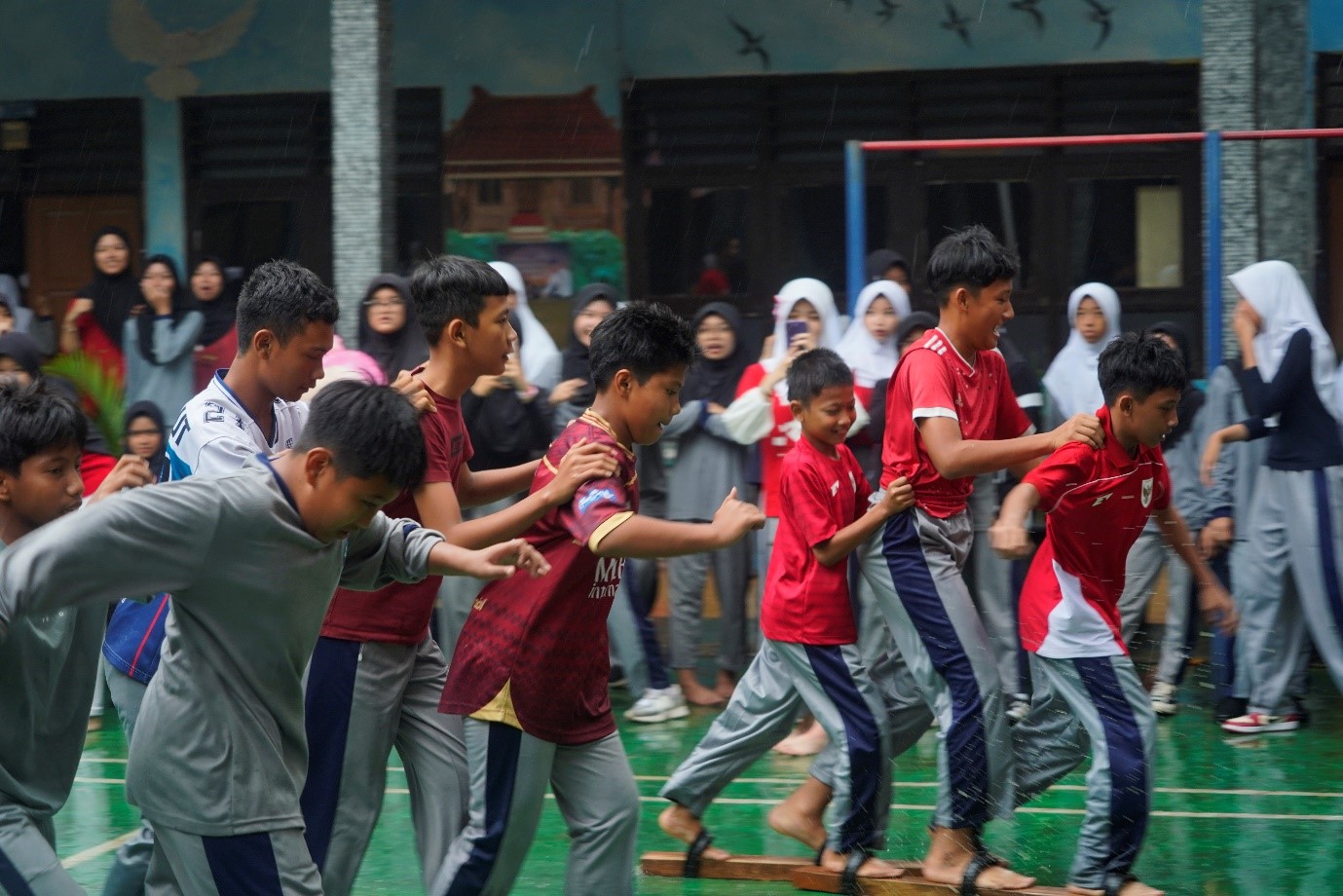 OSIS SMP IT Al-Madinah Gelar Lomba Memeriahkan HUT RI ke-80