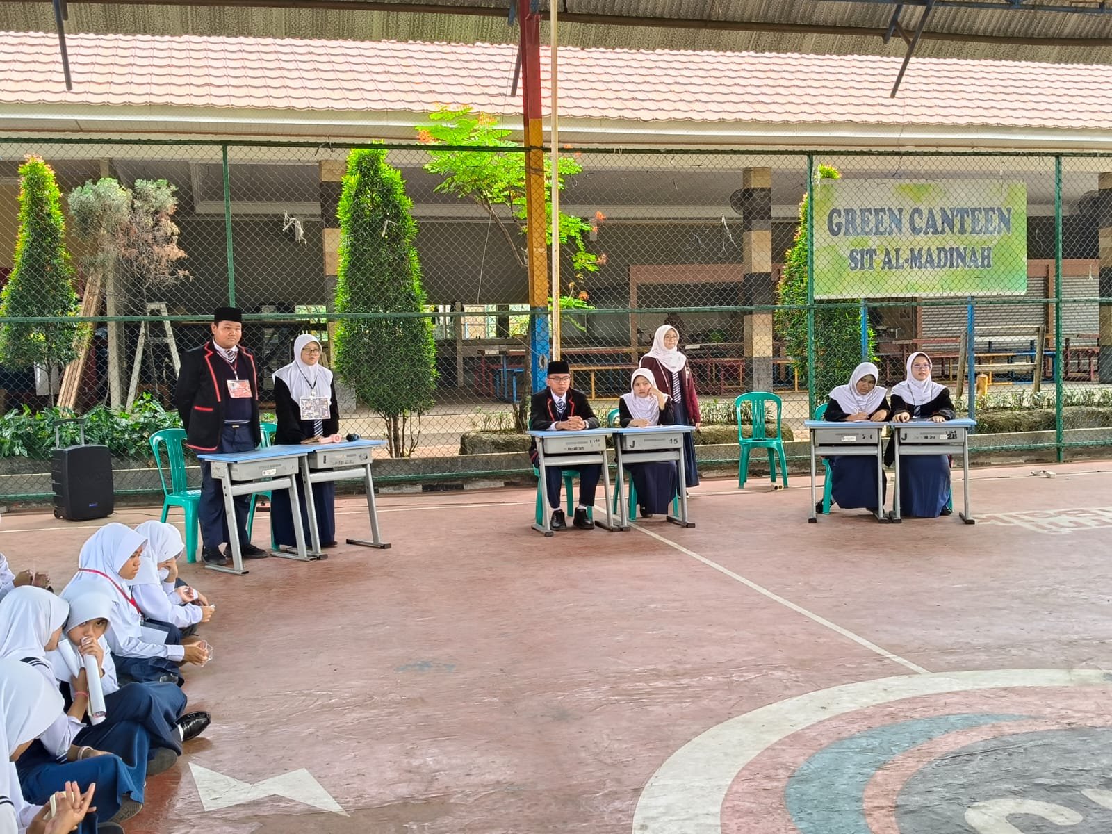 Debat Calon Ketua dan Wakil Ketua OSIS Sekolah Al-Madinah: Wujudkan Pemimpin Muda yang Visioner dan Bertanggung Jawab