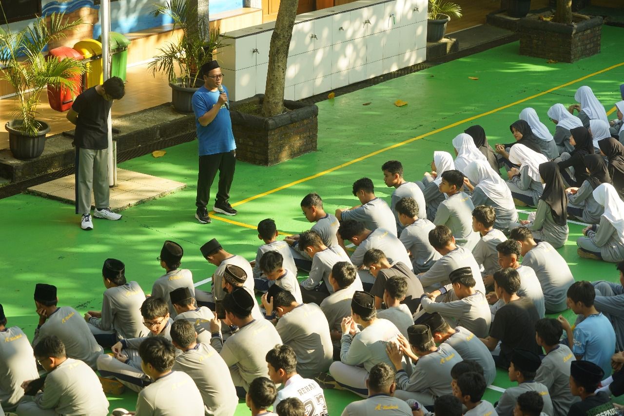 SMPIT Al-Madinah Menggelar Classlympic