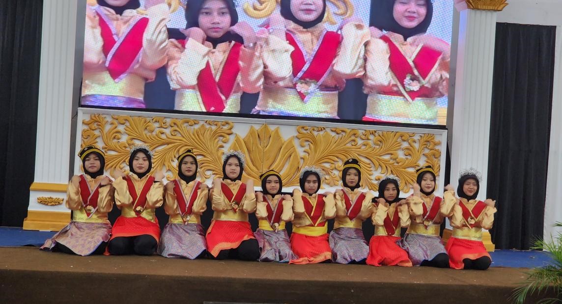 Semangat Seni dan Budaya di Panggung "Amazing Al-Madinah"