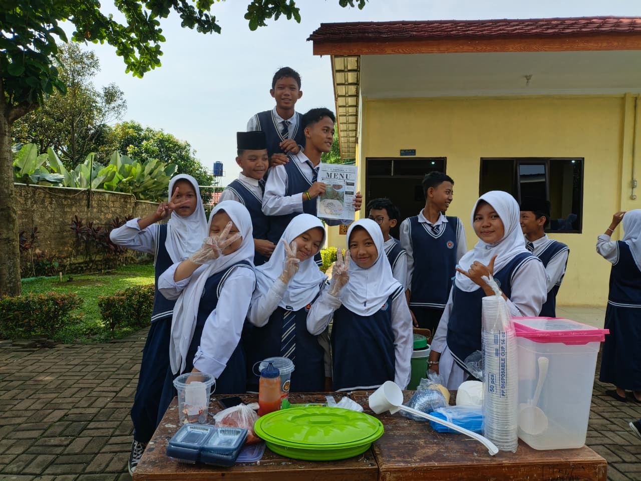 Kewirausahaan Menjadi Salah Satu Program PJBL Melatih Siswa Kelas 9 di SP