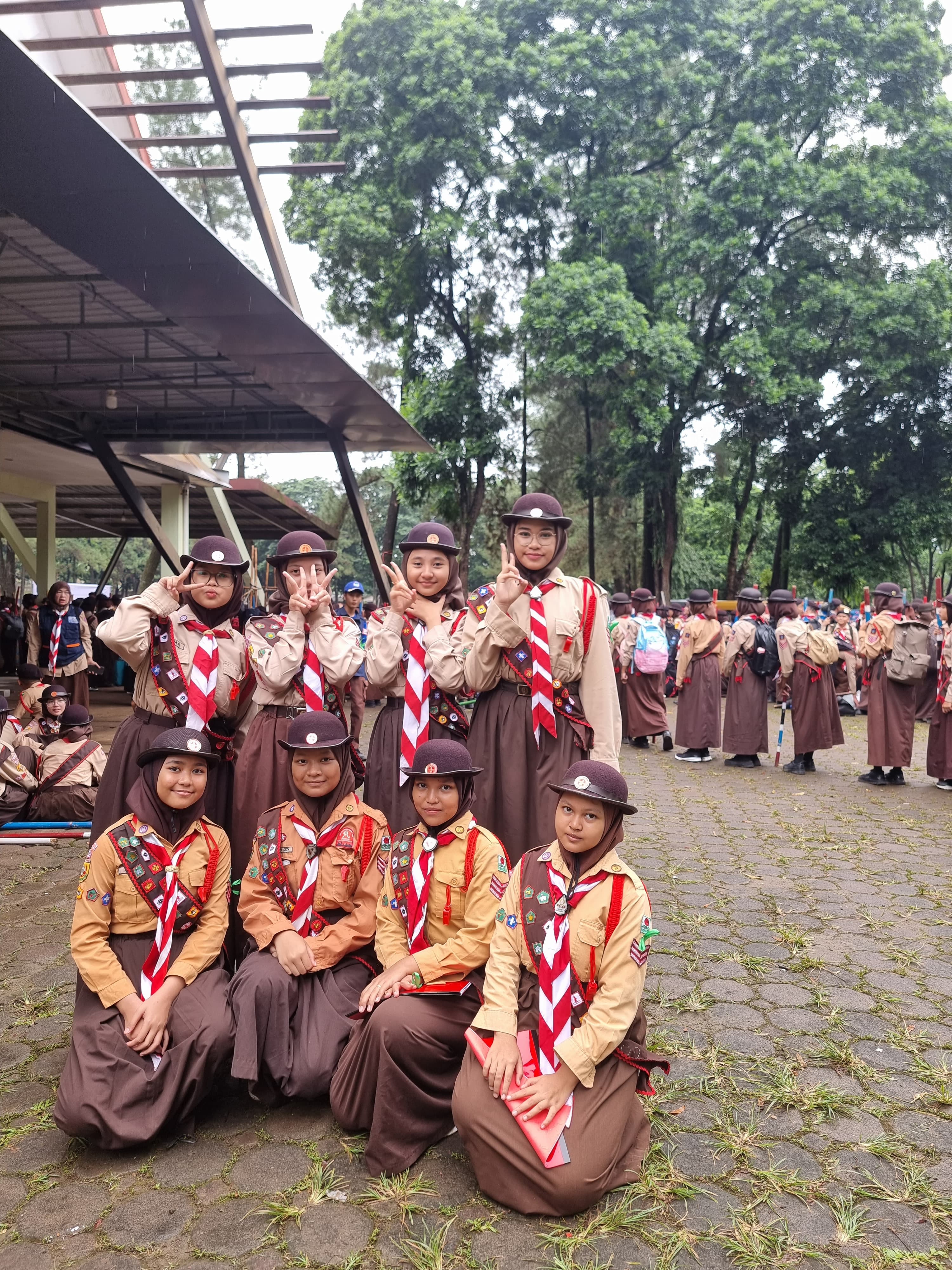 Mengukir Prestasi di Jalur Pramuka: Kisah Empat Srikandi SMP IT Al Madinah