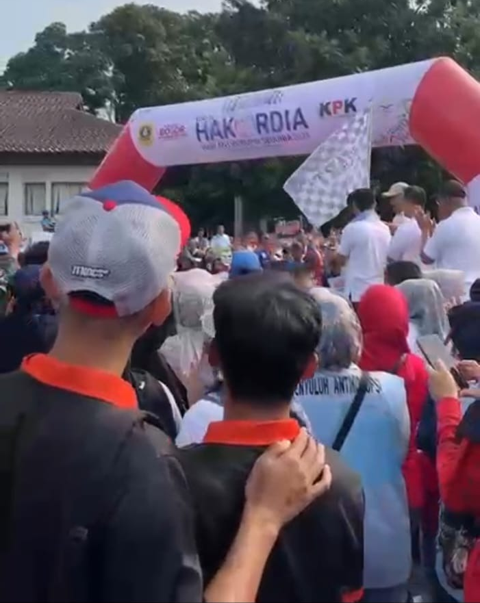 CAR FREE DAY PENGURUS OSIS & MPK SMPIT AL-MADINAH MASA BAKTI 2025/2026