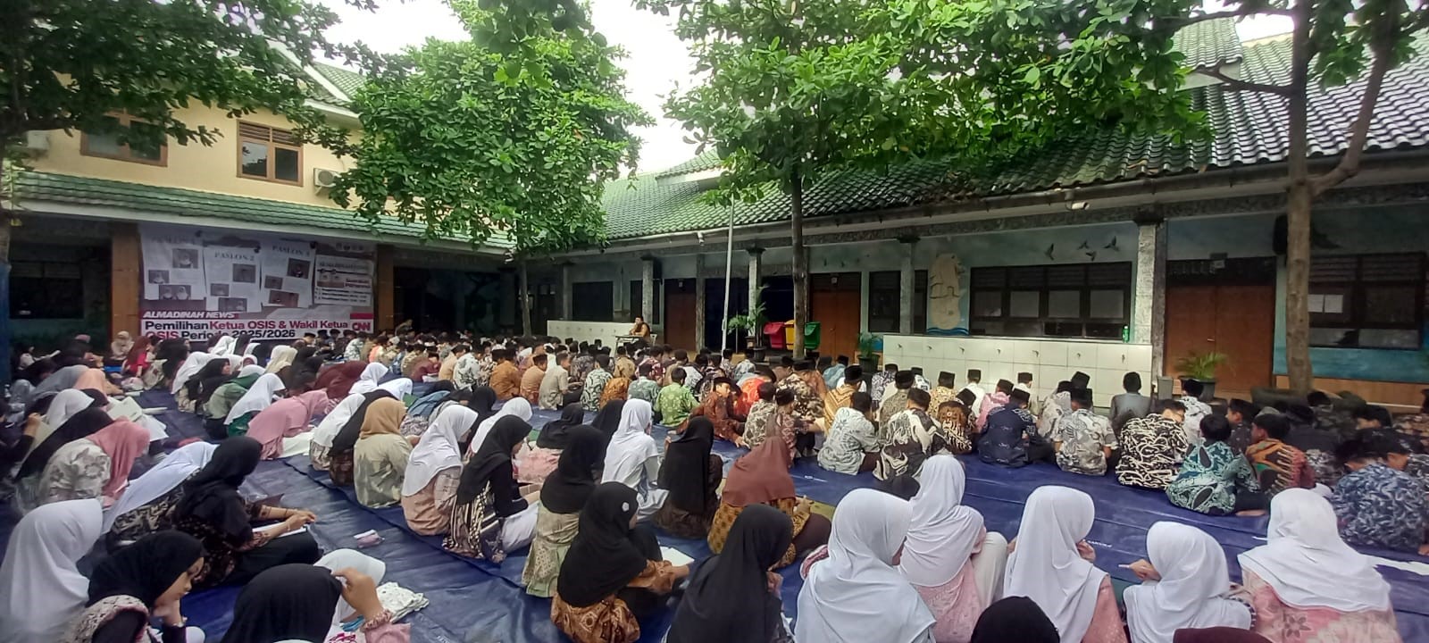 Batikku, Ibadahku: Refleksi Cinta Budaya dan Syiar Islam di Hari Batik di SMP IT Al-Madinah