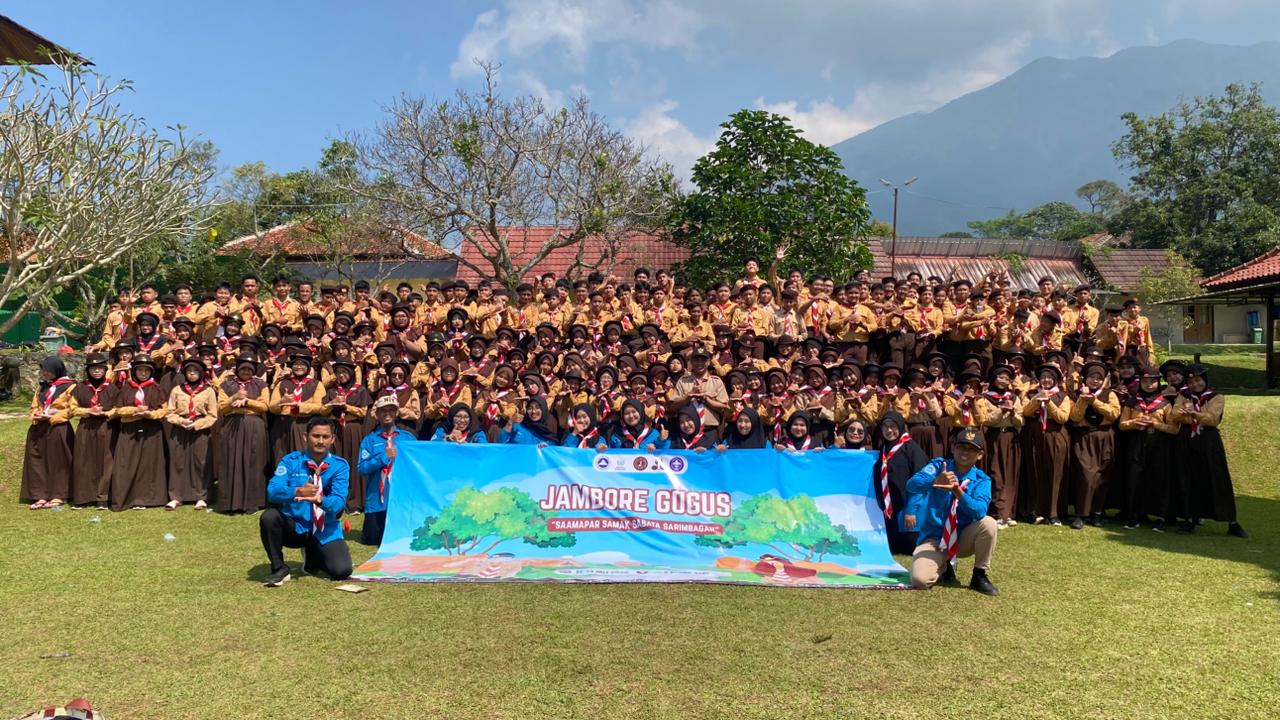 Jambore Gugus Kelas 8 Sekolah Al-Madinah Berlangsung Meriah di Villa Kebon Ashri Cigombong